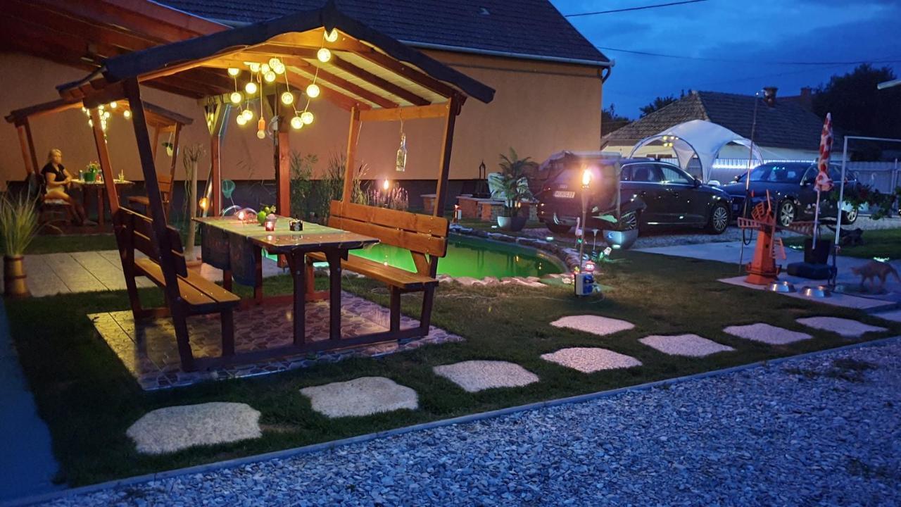 Poroszló Grevia Apartmanok מראה חיצוני תמונה
