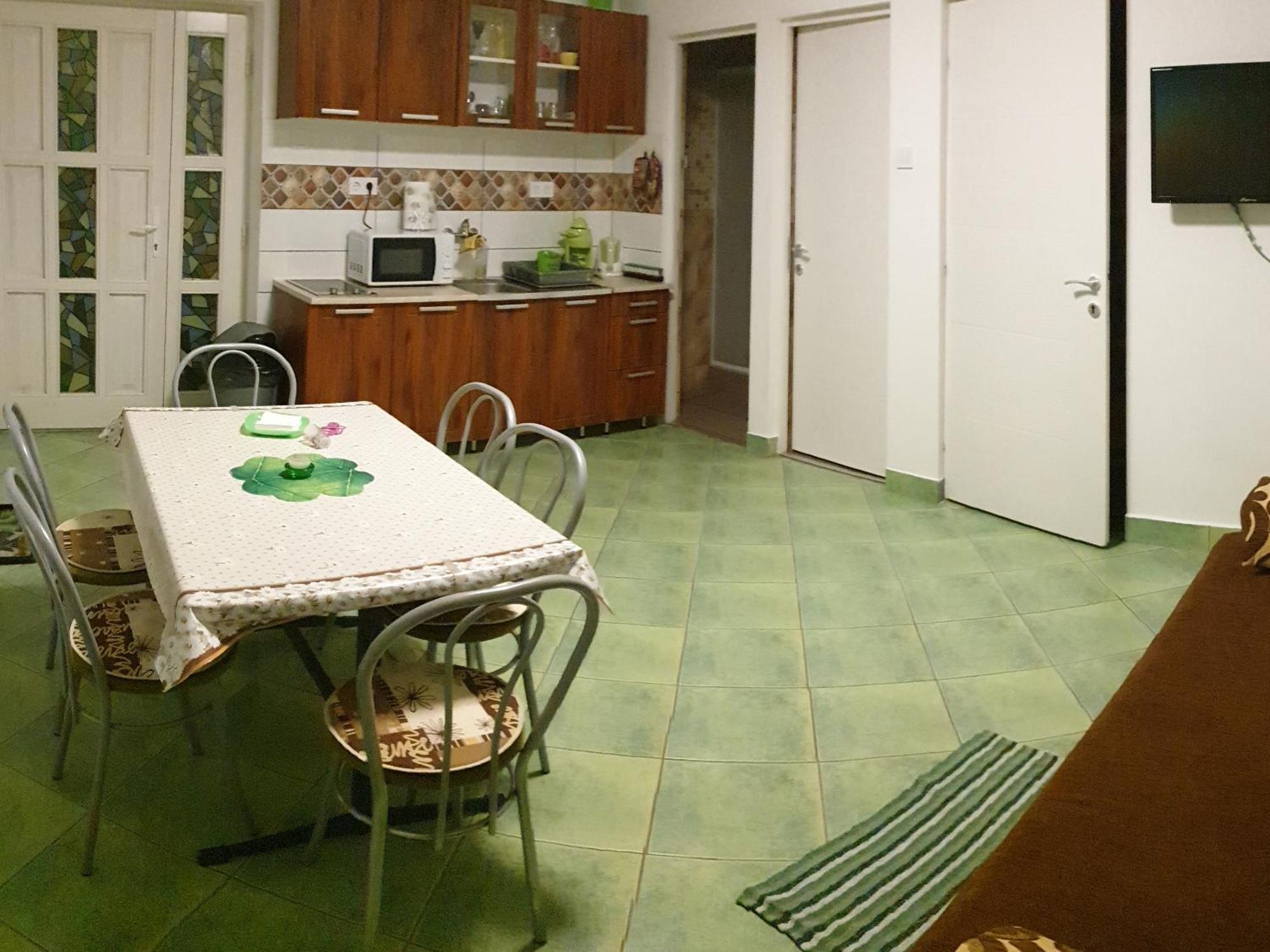 Poroszló Grevia Apartmanok חדר תמונה